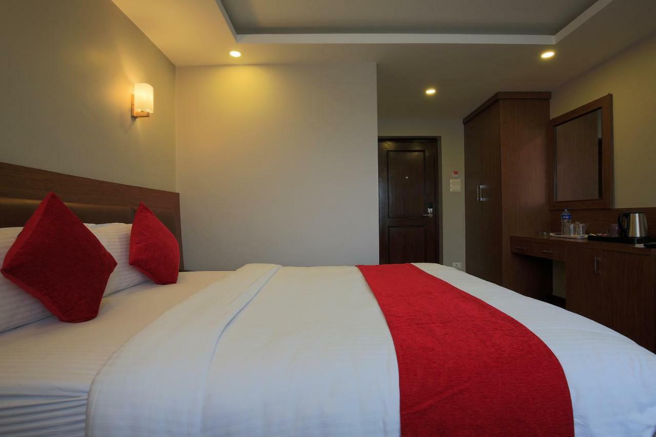 Oyo 453 Hotel Gurkha Heritage Catmandu Exterior foto