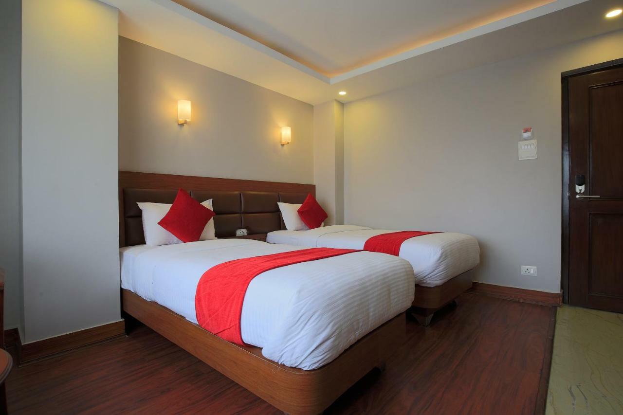 Oyo 453 Hotel Gurkha Heritage Catmandu Exterior foto