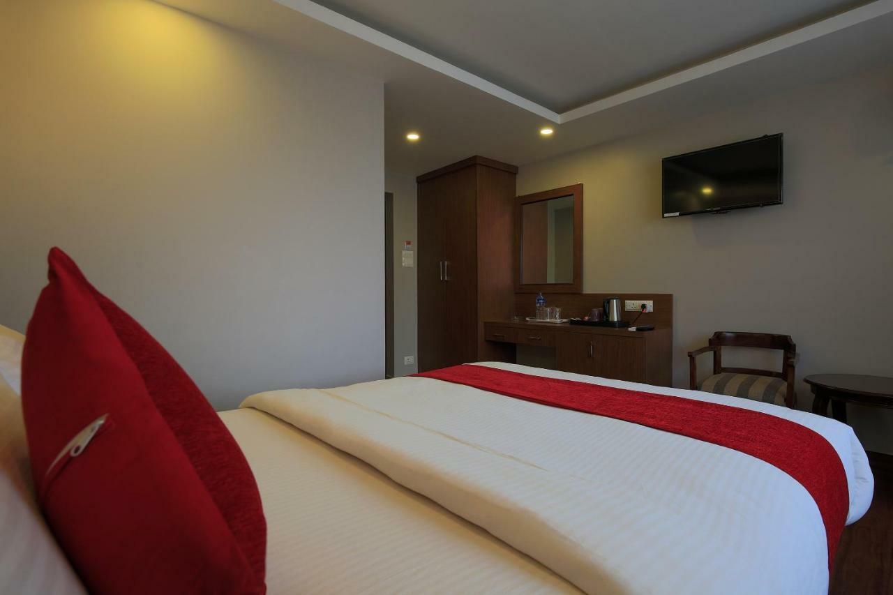 Oyo 453 Hotel Gurkha Heritage Catmandu Exterior foto